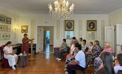 Богословцы посетили моноспектакль «Её величество любовь…» 