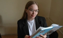 Учитель Троицкой школы Кристина Ясеновская победила в муниципальном конкурсе «Педагогический дебют»