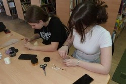 Культработники села Сергиевка провели мастер-класс по бисероплетению 