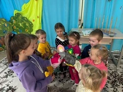 Юные жители села Сергиевка губкинской территории узнали об истории матрёшки