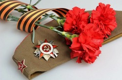 Михаил Лобазнов и Галина Колесникова поздравили губкинцев с Днём Победы