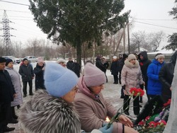 Жители п. Троицкий губкинской территории провели митинг в День Героев Отечества