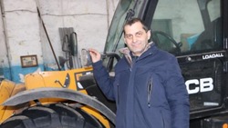 Тракторист предприятия «Губкинагроснаб» Пётр Синепупов — о жизни и профессии 