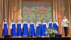 Жители села Бобровы Дворы посетили концертную программу «Семья, согретая любовью»