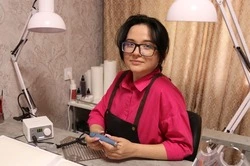 Жительница посёлка Троицкий открыла маникюрный кабинет с помощью социального контракта 