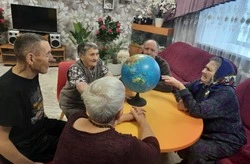 Жители Скороднянского дома-интерната провели время за настольной игрой «Флаги разных стран»