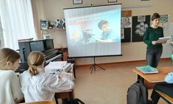 Троицкие библиотекари губкинской территории напомнили о манипуляции в сети