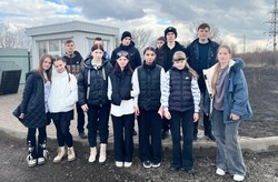 Школьники села Вислая Дубрава посетили приют для бездомных животных 