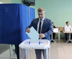 Михаил Лобазнов одним из первых проголосовал на выборах в Совет депутатов Губкинского горокруга