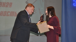Лучшим губкинским студентам вручили премию «Студент года-2019»