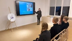 Культработники посёлка Троицкий провели беседу «Поступок и ответственность»