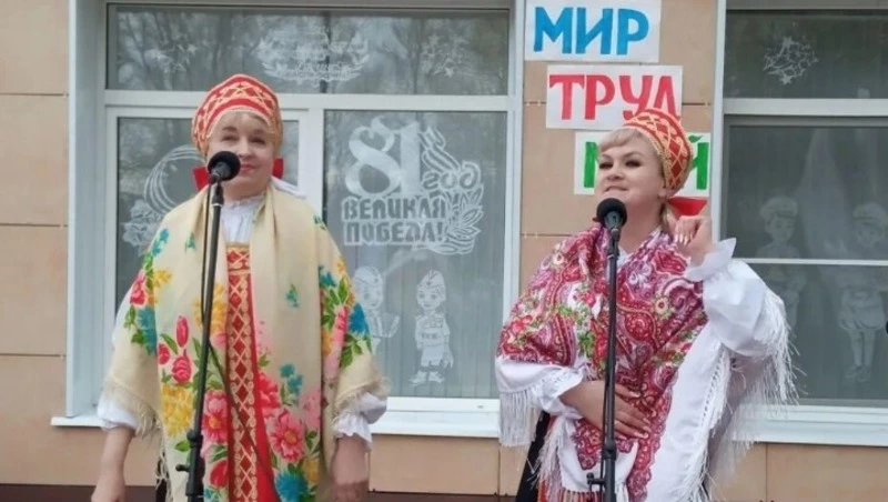 Культработники Губкинского городского округа поздравили земляков с Первомаем