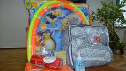 Белгородские родители продолжили получать обновлённые подарочные наборы для новорождённых