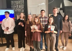 Юные губкинцы получили первые паспорта в День флага Белгородской области