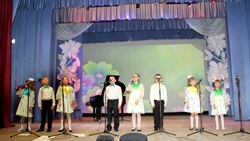 Вокальный ансамбль «Лирика» провёл отчётный концерт в посёлке Троицкий
