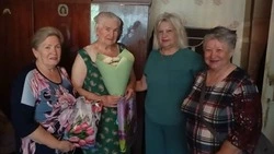 Жительница посёлка Троицкий Валентина Федоровна Бурцева отметила 90-летний юбилей