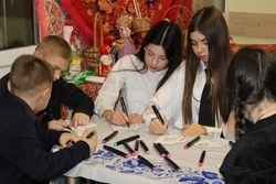 Юные жители села Уколово губкинской территории посетили творческую мастерскую «Ай, да варежки»