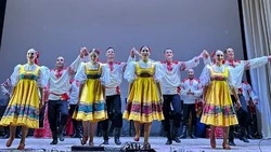 Жители и гости села Бобровы Дворы посетили концерт с участием ансамбля песни и танца «Белогорье»