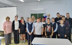 Сотрудники архивного отдела провели тематические уроки в школах Губкинского городского округа 