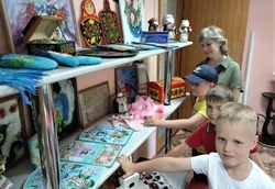 Выставка мастеров посёлка Троицкий открылась в Губкинском Доме народного творчества 
