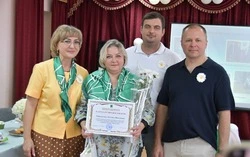 Губкинские депутаты поздравили жителей Ивановской территории с Днём семьи, любви и верности 