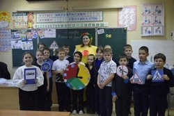 Юные жители села Скородное посетили интерактивный урок по правилам дорожного движения