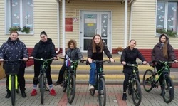 Жители села Тёплый Колодезь закрыли велосезон яркой экскурсией по земле помещика Коробкова
