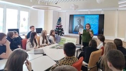 Подростки посёлка Троицкий посетили краеведческий час в Центральной районной детской библиотеке