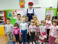 Конкурсно-игровая программа «Сундучок семейных сокровищ» прошла в селе Бобровы Дворы