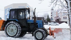 Вячеслав Гладков поручил задействовать в зимний период более 1500 единиц техники