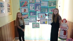 Троицкие культработники Губкинского округа показали вернисаж детских новогодних рисунков