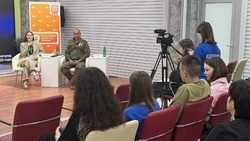 Военкор Марьяна Наумова выступила с лекцией для белгородских студентов