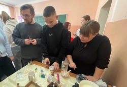 Мастер-класс по изготовлению свечей прошёл в школе села Ивановка губкинской территории 