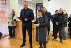  Василий Голиков провёл встречу с жителями многоквартирных домов микрорайона Лебеди 