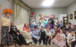 Воспитанники Воскресной школы села Бобровы Дворы представили спектакль «Цветик-семицветик» 