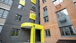 Пострадавшая от обстрелов семья из села Красный Хутор получила новое жильё 