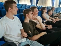 Сергиевские культработники организовали «Танковый караоке-биатлон»