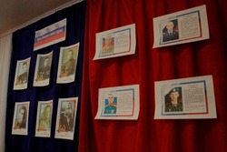 Культработники п. Троицкий губкинской территории организовали выставку ко Дню Героев Отечества