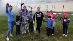 Чуевские культработники провели экологическую акцию «Чистое село – чистая душа»