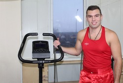 Губкинец Забар Курчин открыл спортивный клуб благодаря соцконтракту