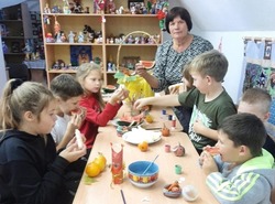 Юные губкинцы посетили творческую мастерскую «Корзинка с дарами»