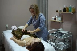 Жительница Губкина Оксана Царенко заключила социальный контракт на открытие салона по массажу